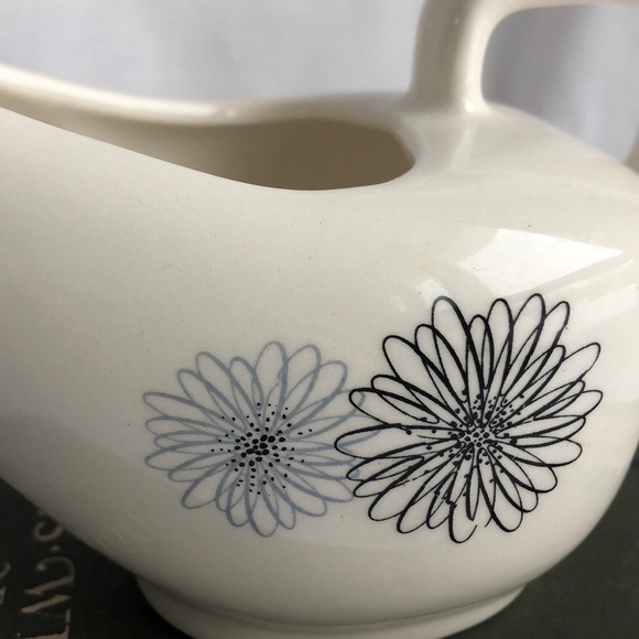 Mid century Salem pen & pencil off white creamer - Picture 8 of 8